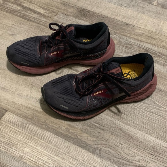 Brooks Womens Adrenaline GTS 21 1203291B050 Gray Running Shoes Sneakers Size 9 B - Picture 2 of 9